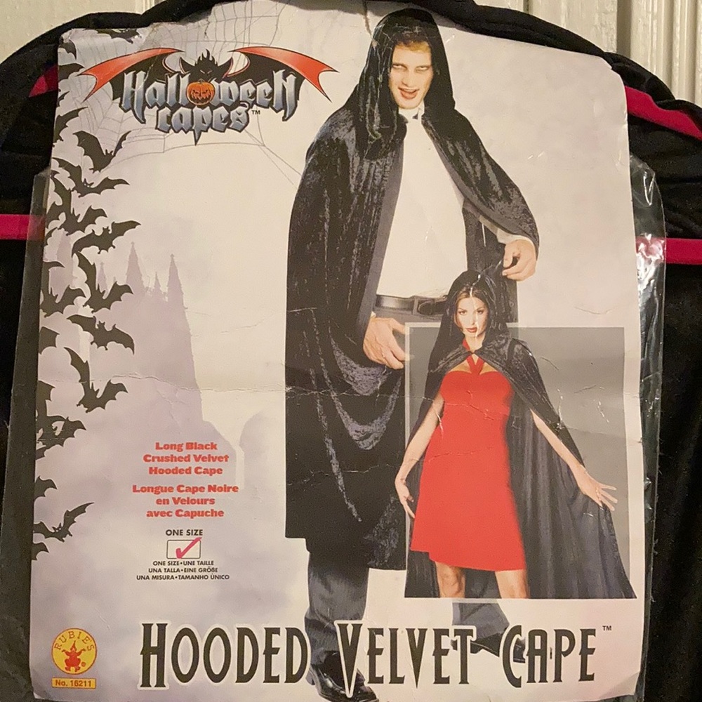 Hooded velvety cape